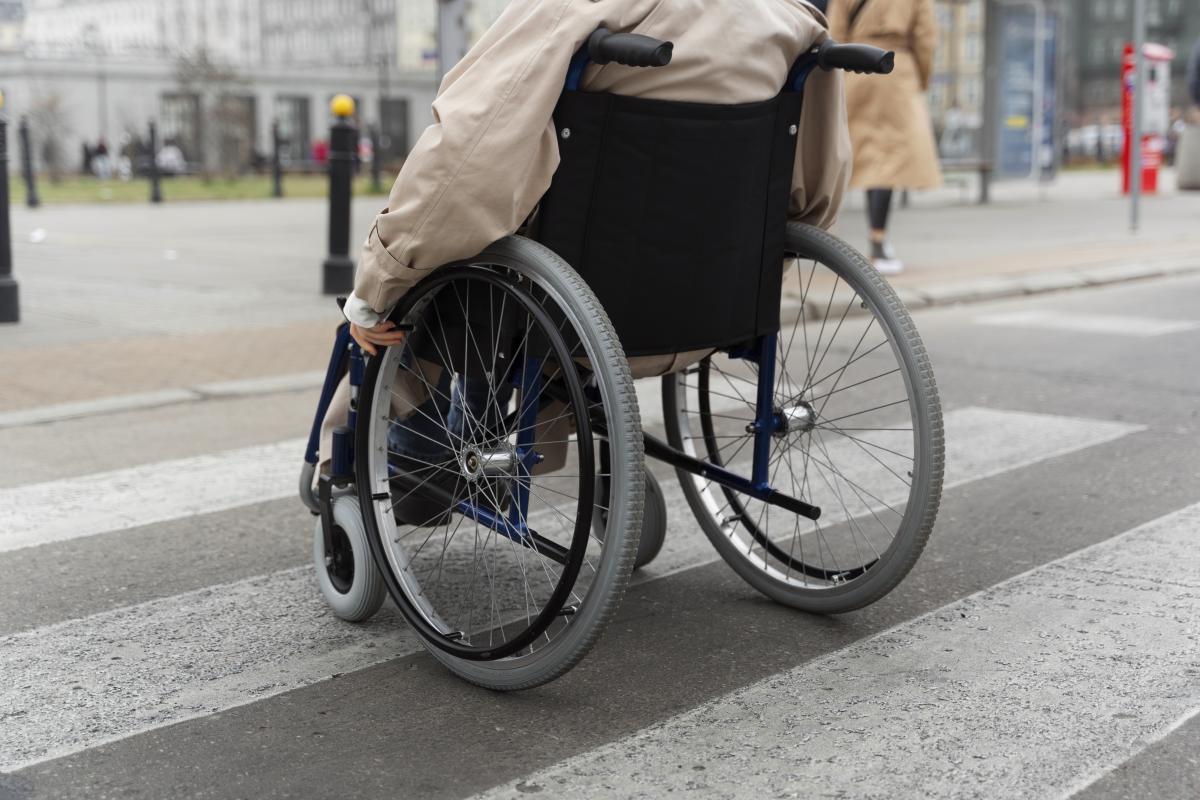 Providing Lifelines: Understand Connecticut’s Support Programs Providing Lifelines: Understand Connecticut’s Support Programs by christinah