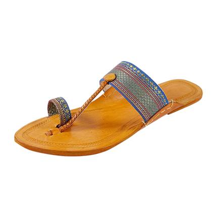 kolhapuri chappal myntra